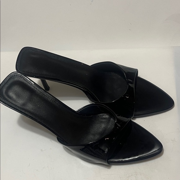 Elegant Black Women's Heels Mules Sz 10 Patent Leather Slip Ons - Picture 4 of 7